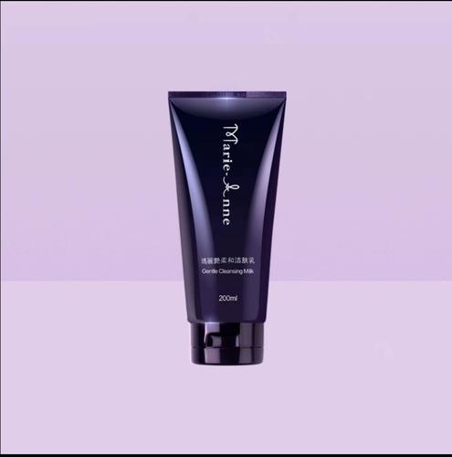 玛丽艳柔和洗面奶示范