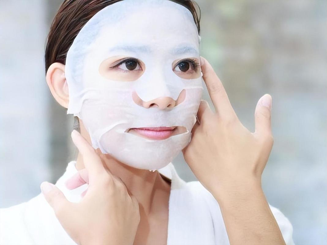 敷面膜之后要用洗面奶