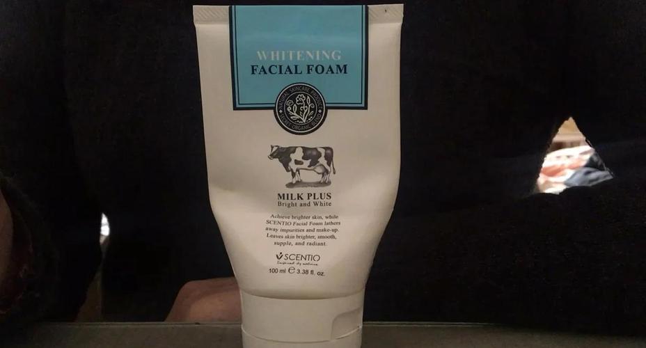 泰国牛奶洗面奶泡沫少