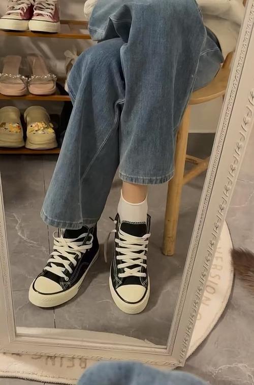 白色袜鞋怎么搭配图片欣赏