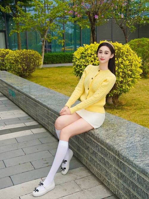 白色袜鞋怎么搭配图片欣赏