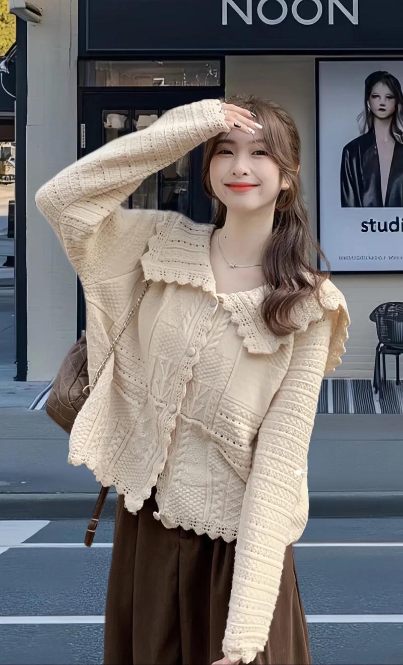 白色毛衣外套该怎么搭配衣服好看图片