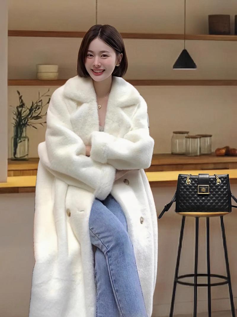 白色毛外套怎么搭配图片大全