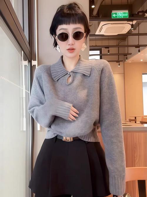 白色短针织衫怎么搭配好看图片