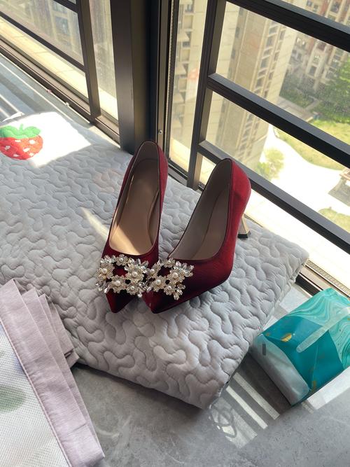 参加婚礼穿什么鞋