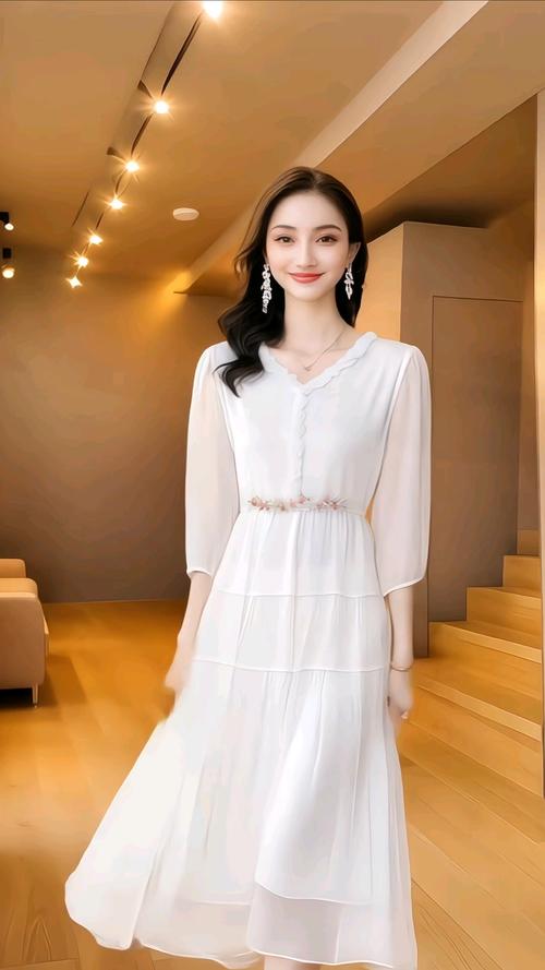 白色的裙子怎么搭配图片