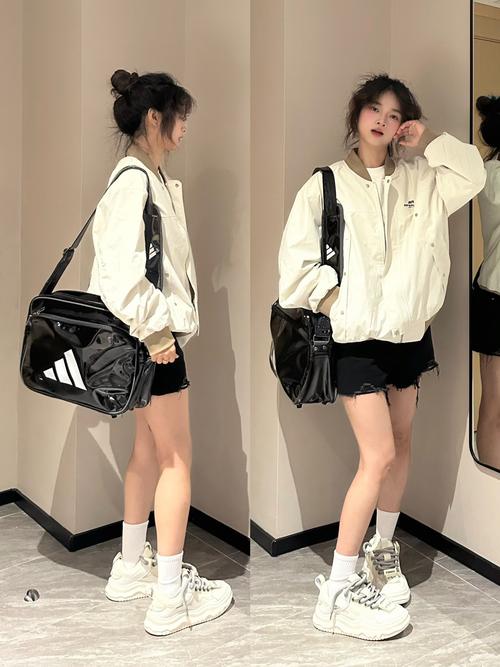 白色的单鞋怎么搭配衣服图片欣赏