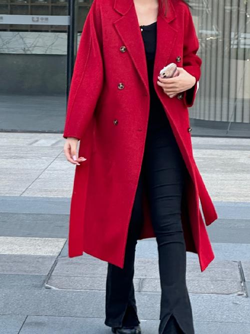 巴宝莉红风衣怎么搭配好看吗