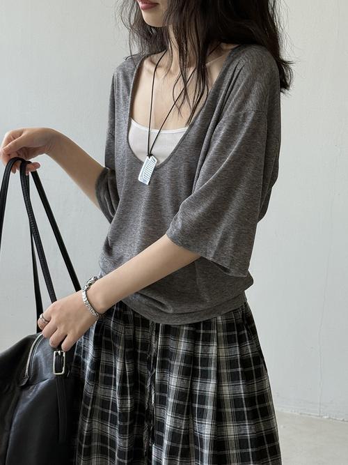 t恤吊带两件套怎么搭配