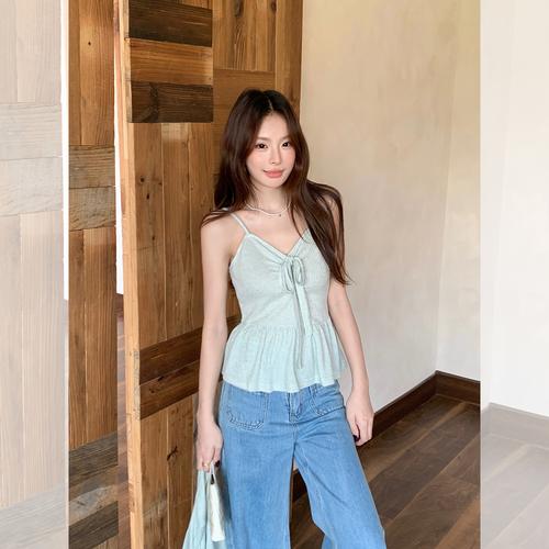 t恤吊带两件套怎么搭配