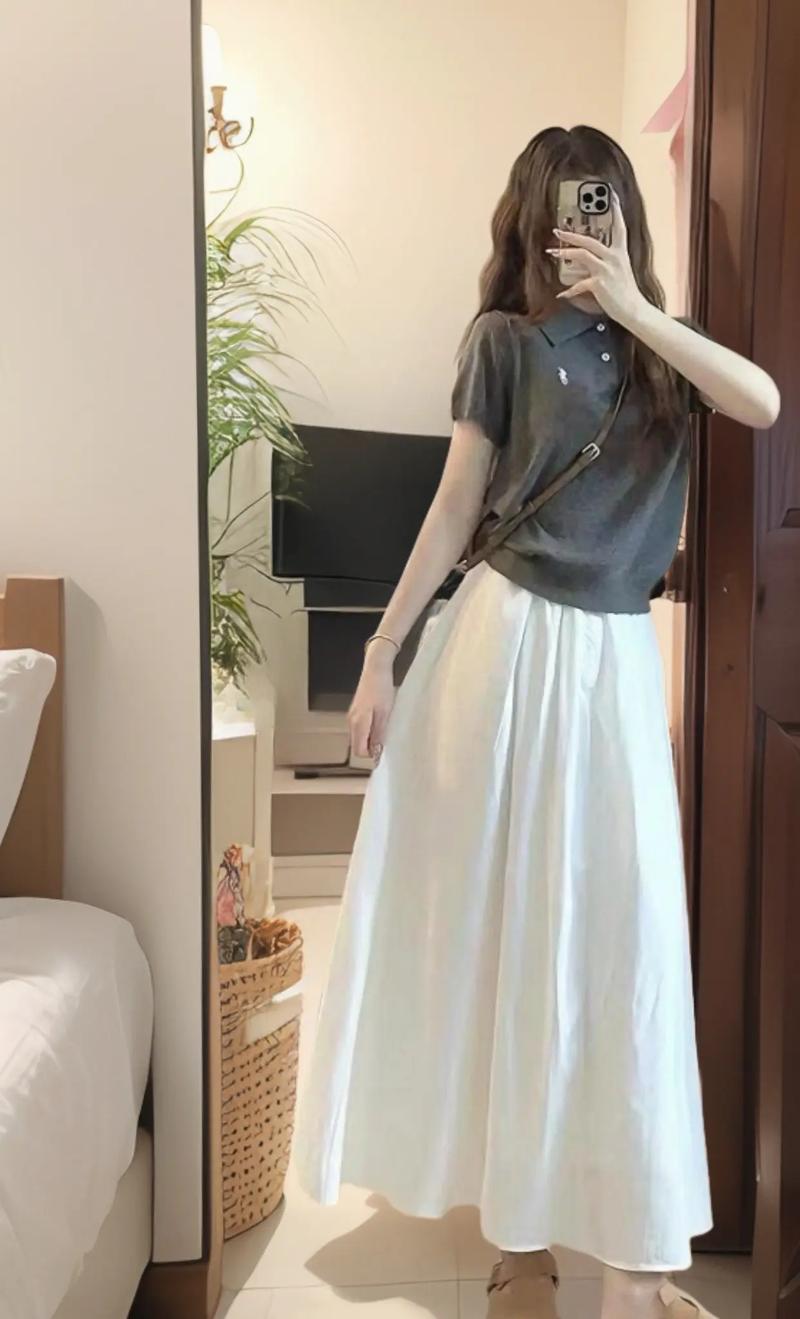 polo裙短怎么搭配外套