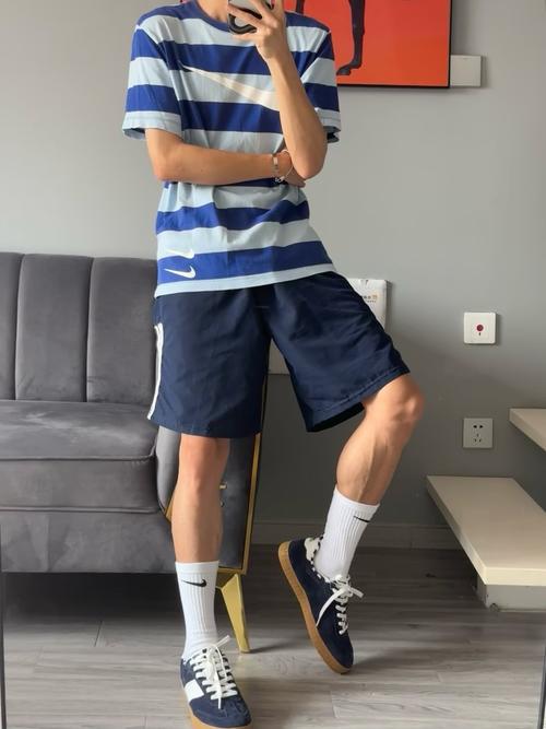 nike跑鞋怎么搭配衣服