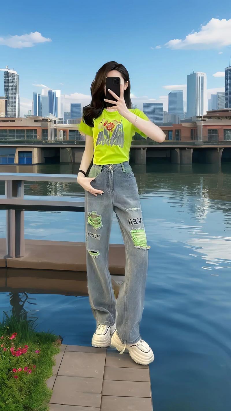 bf风短袖怎么搭配裤子