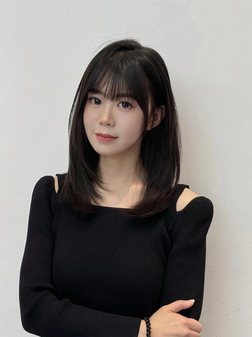 20岁发型怎么搭配衣服好看吗