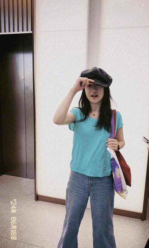 20岁发型怎么搭配衣服好看吗