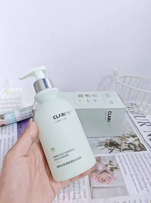 晚上洗脸用什么洗面奶