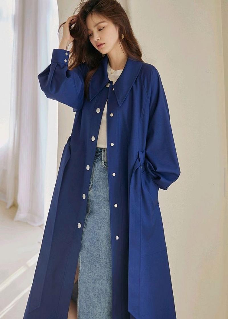 学生蓝色大衣怎么搭配衣服好看图片