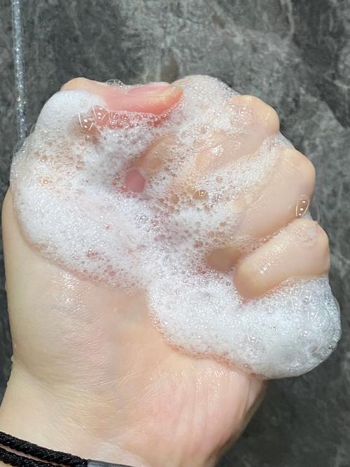 洗面奶洗出黑黑的污垢