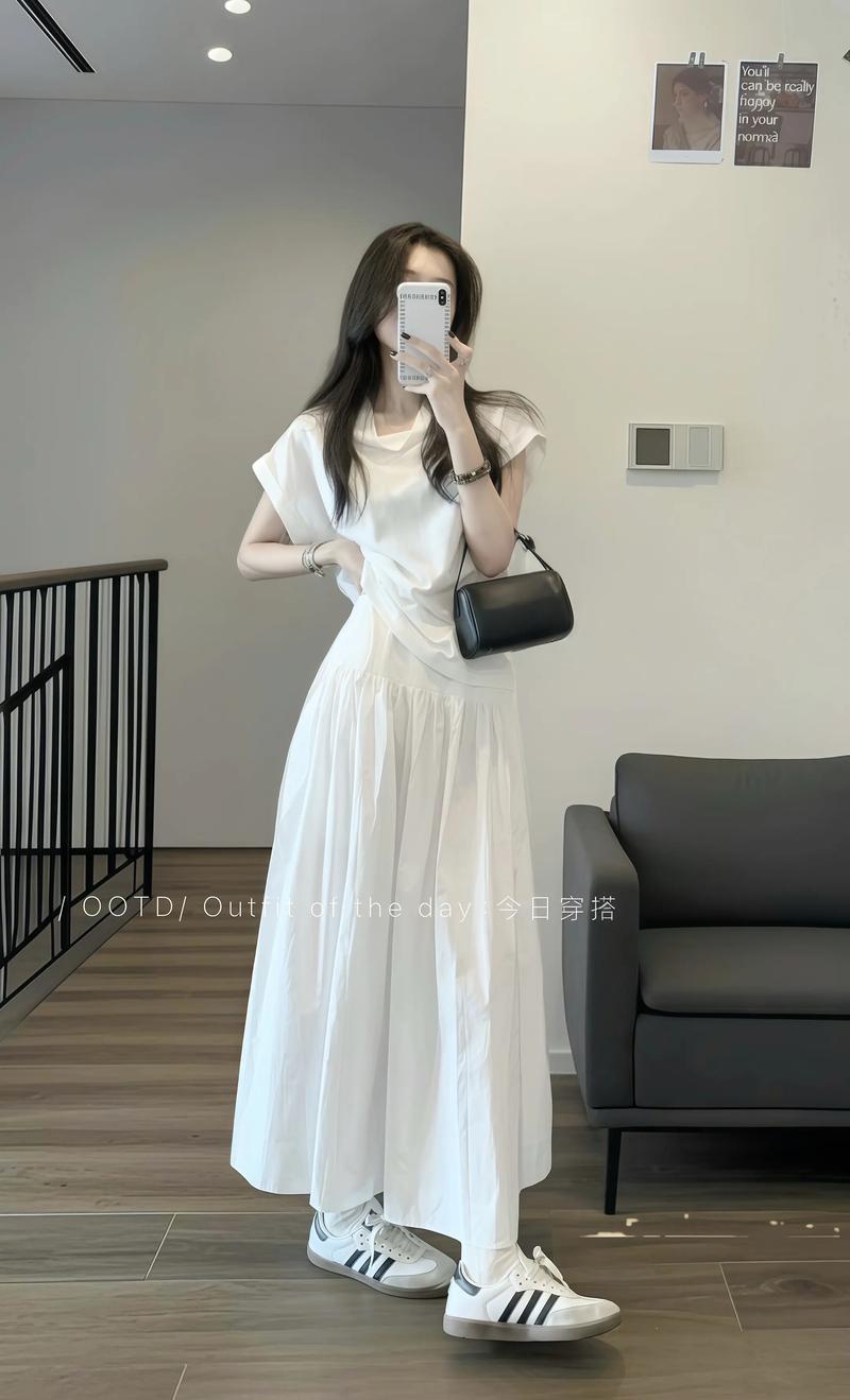 夏天t恤裙怎么搭配图片