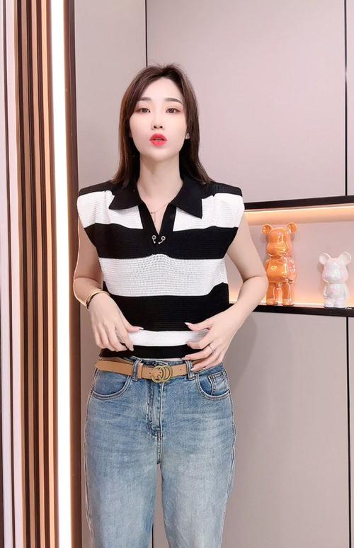 条纹衫背心怎么搭配图片欣赏