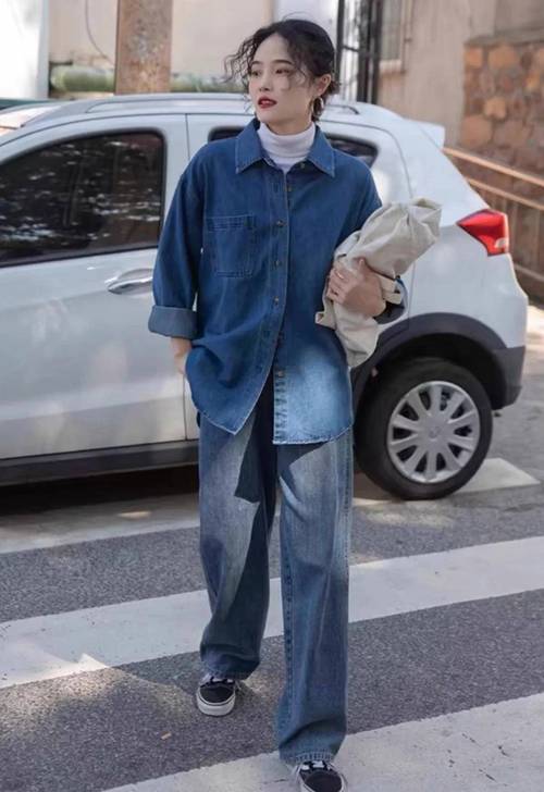 中款牛仔衬衫怎么搭配图片
