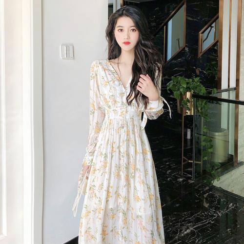 中长款秋装连衣裙怎么搭配图片