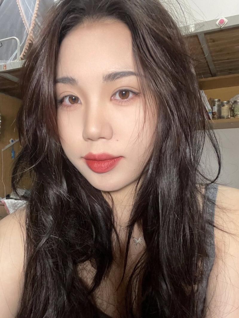 鼻子大适合什么发型