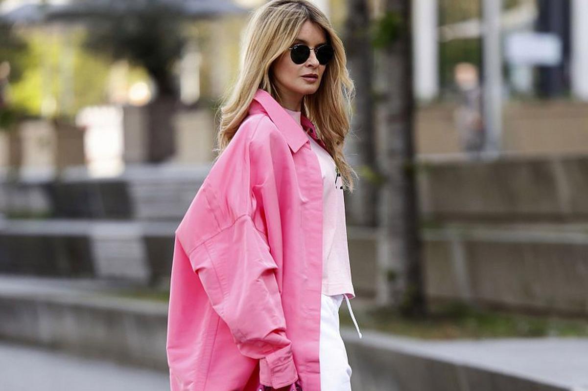 荧光粉色鞋怎么搭配什么裤子