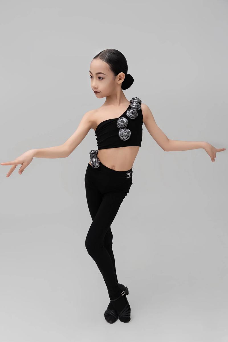 一般跳舞怎么搭配服装