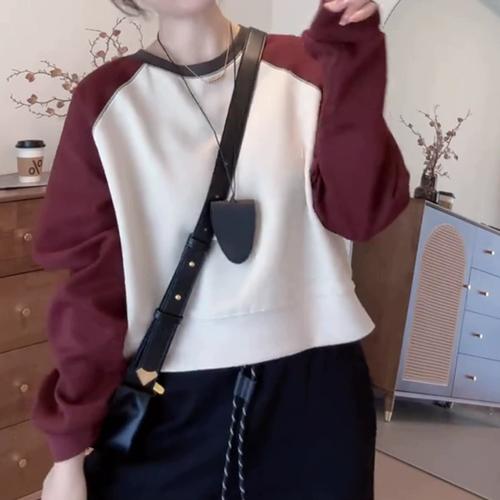 卫衣里面穿什么打底