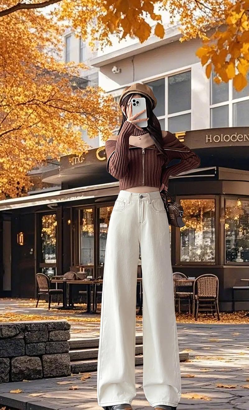 女士白色直筒牛仔裤怎么搭配什么外套