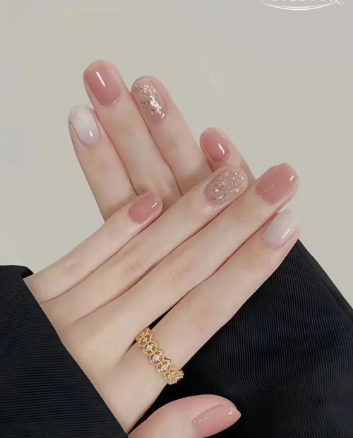 怎么搭配指甲颜色好看吗