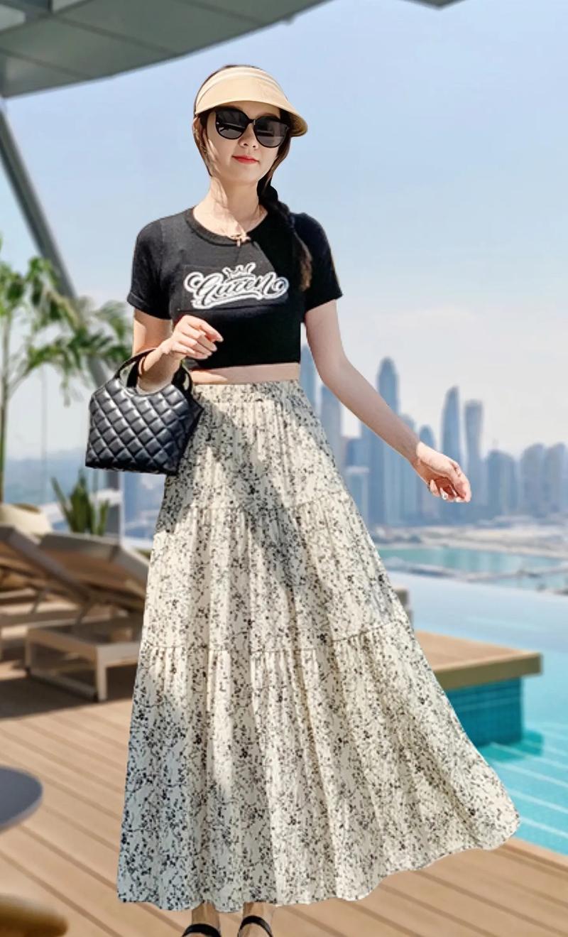 夏天短花裙怎么搭配图片