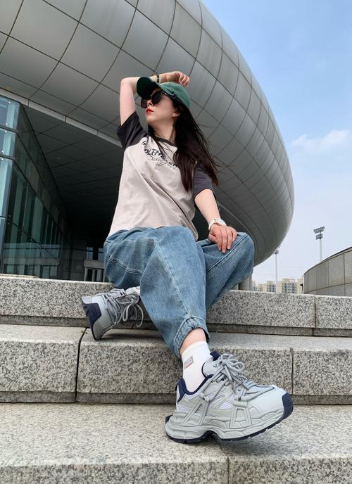 女篮球鞋怎么搭配什么裤子