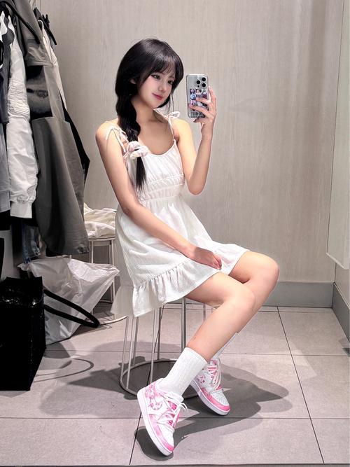 小粉鞋怎么搭配