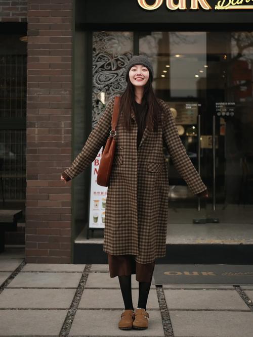 格子尼大衣怎么搭配图片