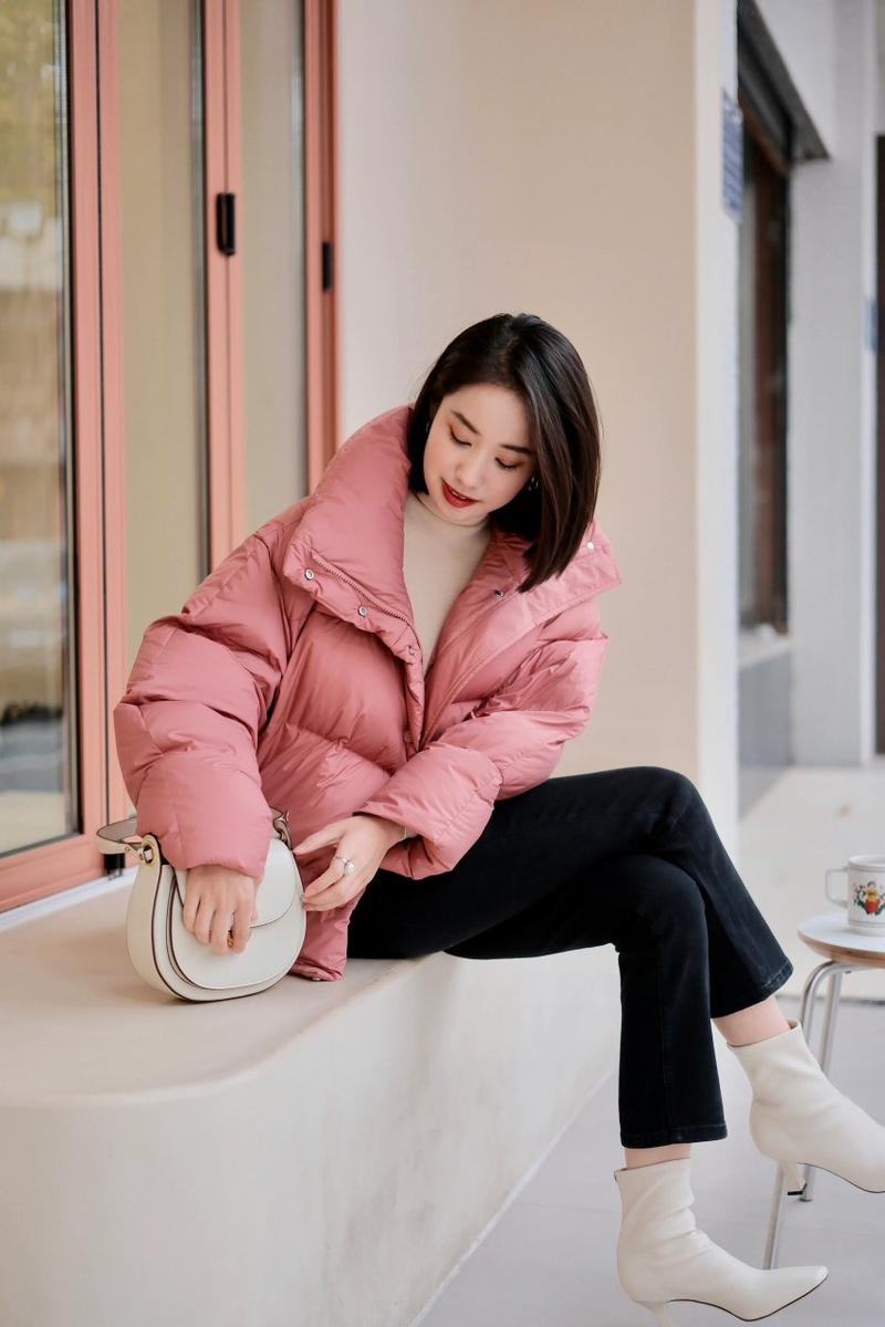 粉色羽绒服怎么搭配鞋