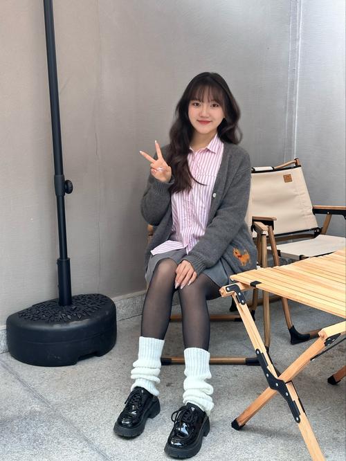 堆堆袜怎么搭配牛仔裤