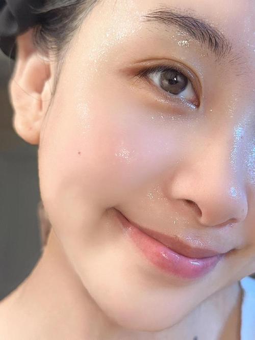 用完护肤品脸很软很滑