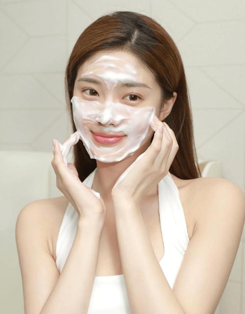 敷完面膜用洗面奶洗脸