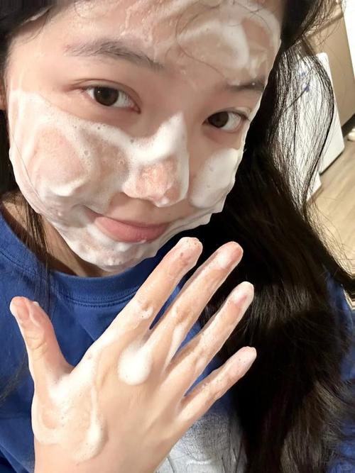 敷完面膜用洗面奶洗脸