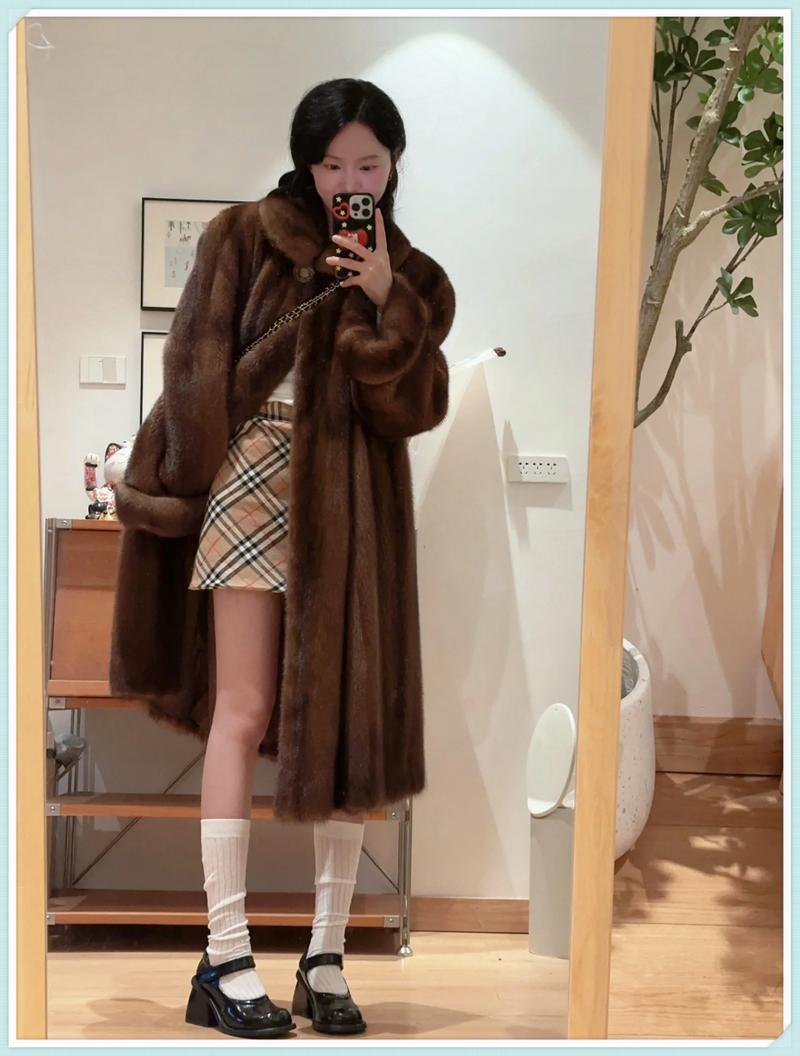 穿貂怎么搭配裤子好看
