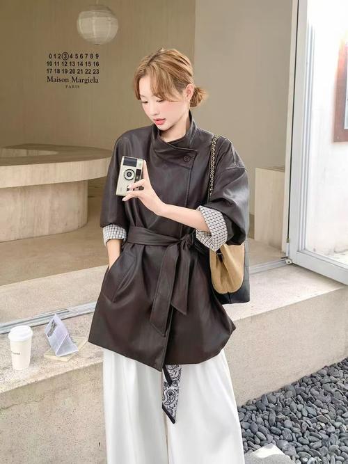 长款皮衣里面怎么搭配