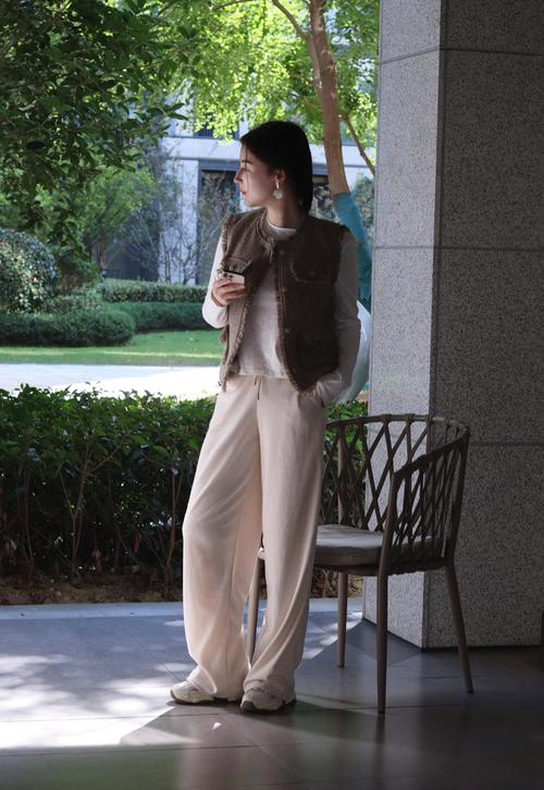 长款流苏马甲怎么搭配图片