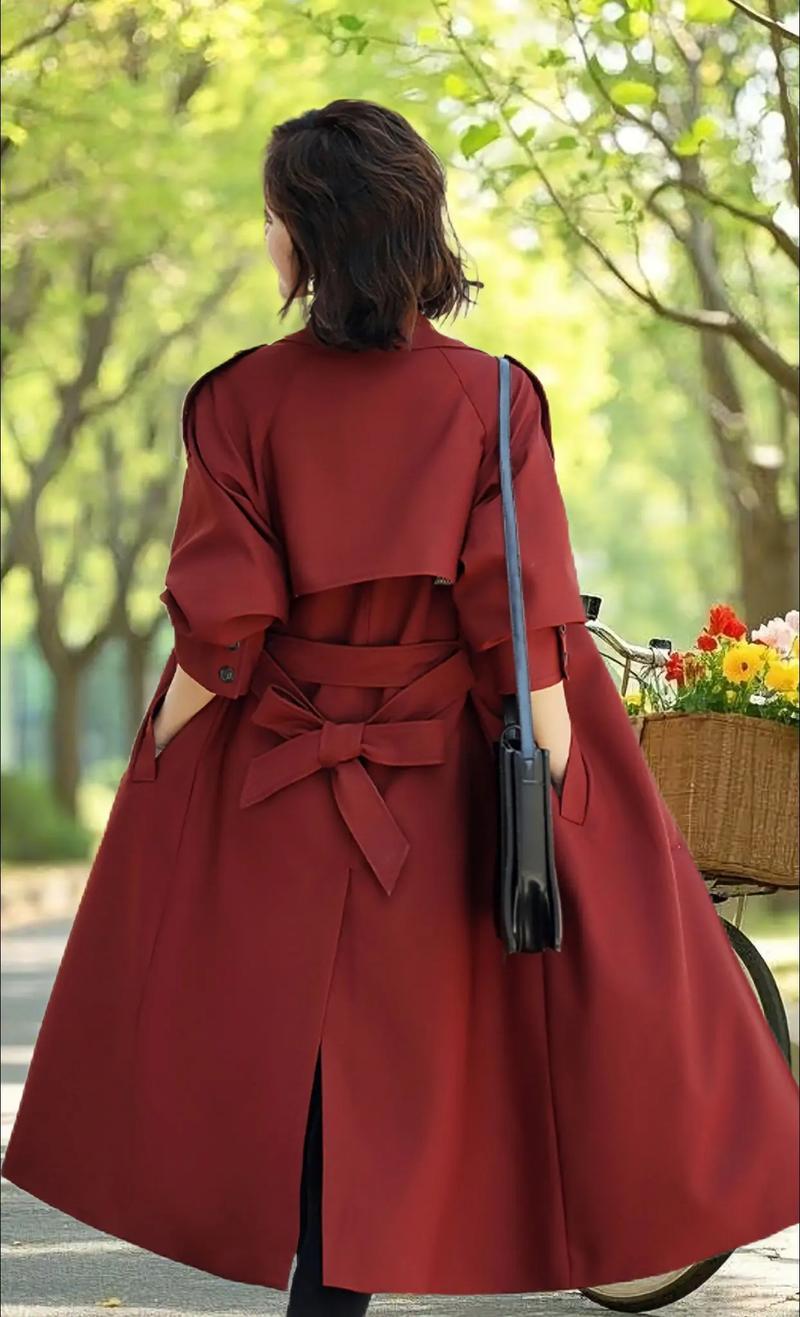 长款红色风衣怎么搭配图片