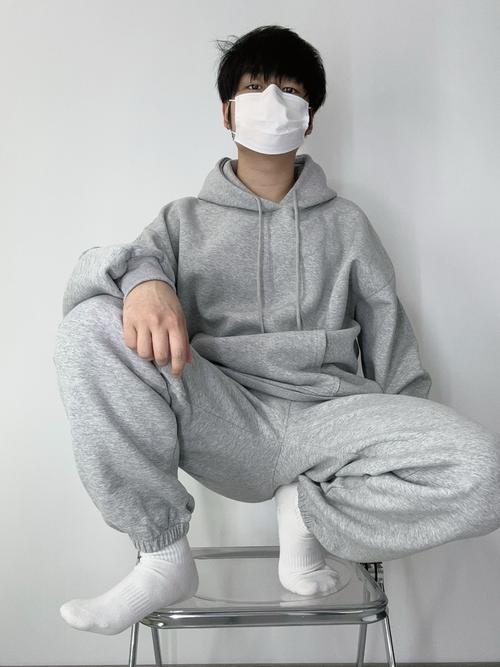 灰色适合什么年龄