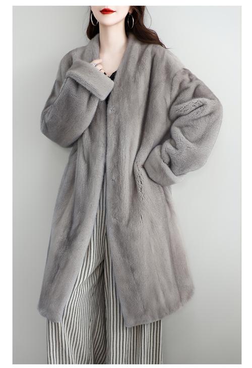 灰色貂皮大衣怎么搭配围巾