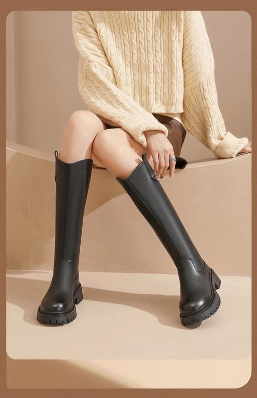 厚底筒靴怎么搭配衣服好看