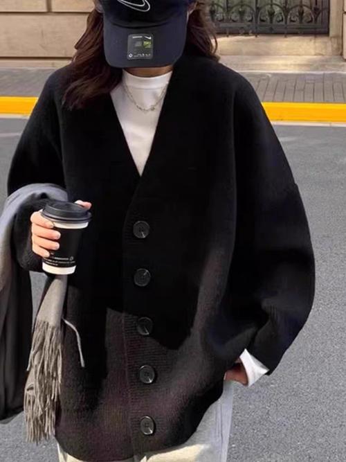 黑色针织开衫外套怎么搭配图片