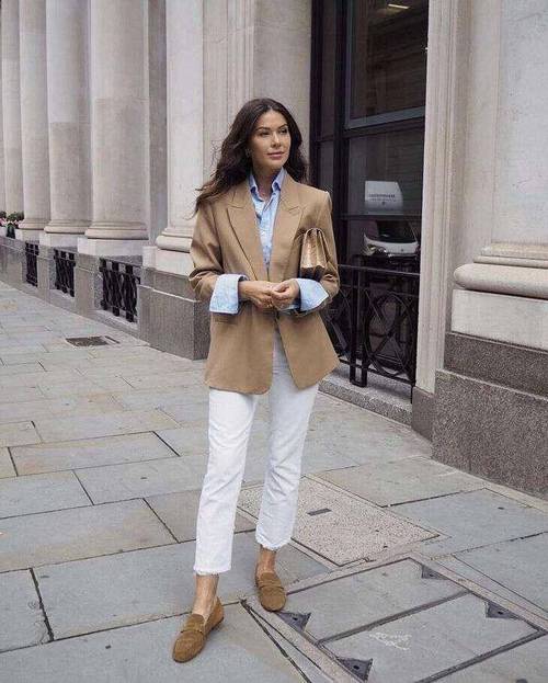 白裤子白鞋配什么上衣